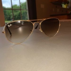 Women’s Ray Ban Aviators